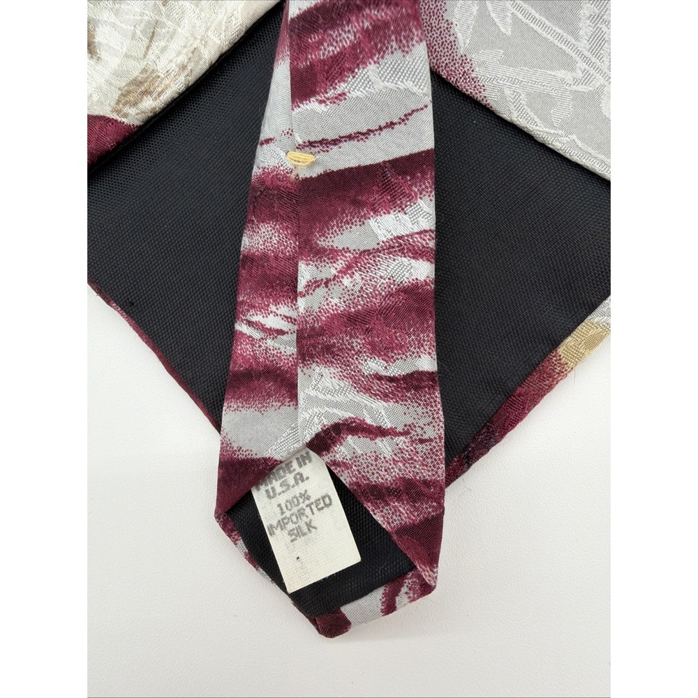 Endangered Species Men's Neck Tie Artic Polar Bears, Gry/White/Mrn 100% Silk USA - Picture 4 of 4